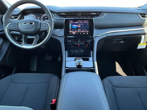 New 2025 Jeep Grand Cherokee Laredo image 20