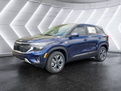 New 2026 Kia Seltos LX AWD/4WD image 1