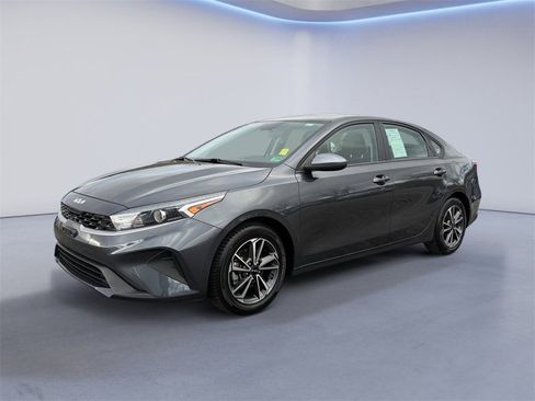 Used 2022 Kia Forte LXS image 7