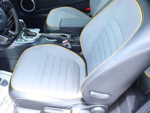 Used 2018 Volkswagen Beetle 2.0T Dune FWD image 18