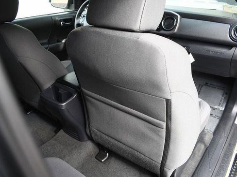 Used 2017 Toyota Tacoma TRD Sport w/ Premium & Technology Package image 27