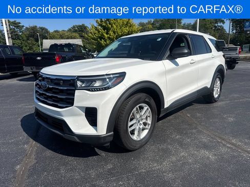 Used 2026 Ford Explorer Active RWD image 2