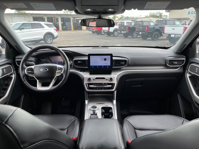 Used 2023 Ford Explorer XLT w/ Equipment Group 202A AWD/4WD image 24