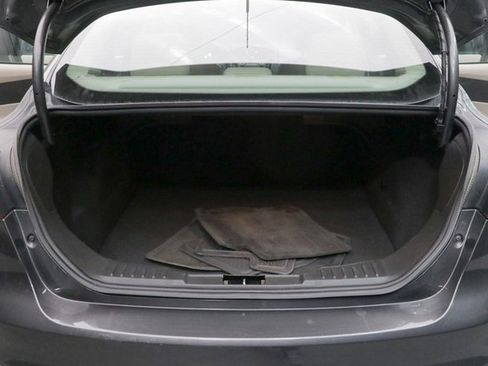 Used 2018 Ford Focus SE image 18