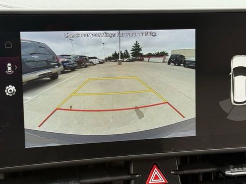 Used 2024 Kia Sportage EX FWD image 17