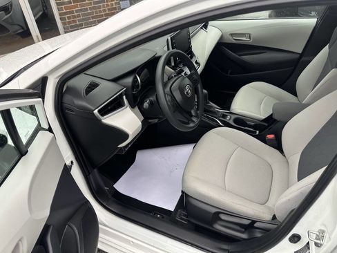 Used 2020 Toyota Corolla LE image 11