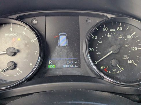 Used 2020 Nissan Rogue S image 32