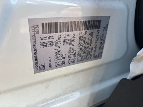 Used 2025 Nissan Rogue SV image 30