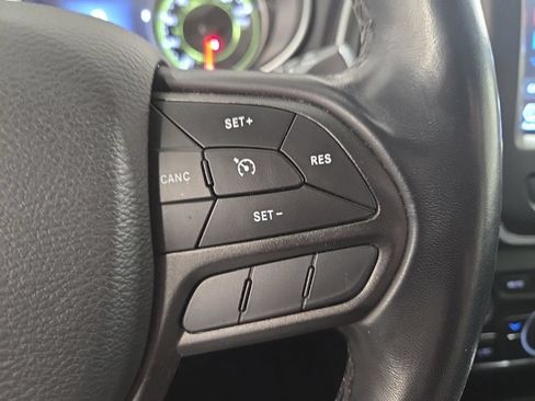 Used 2020 Jeep Cherokee Trailhawk AWD/4WD image 17