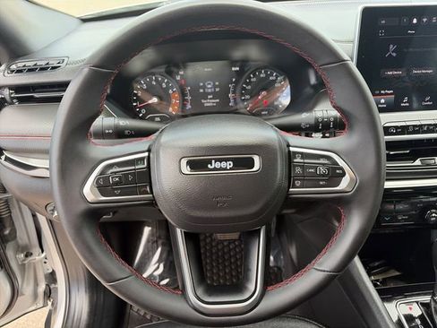 Used 2024 Jeep Compass Trailhawk AWD/4WD image 28