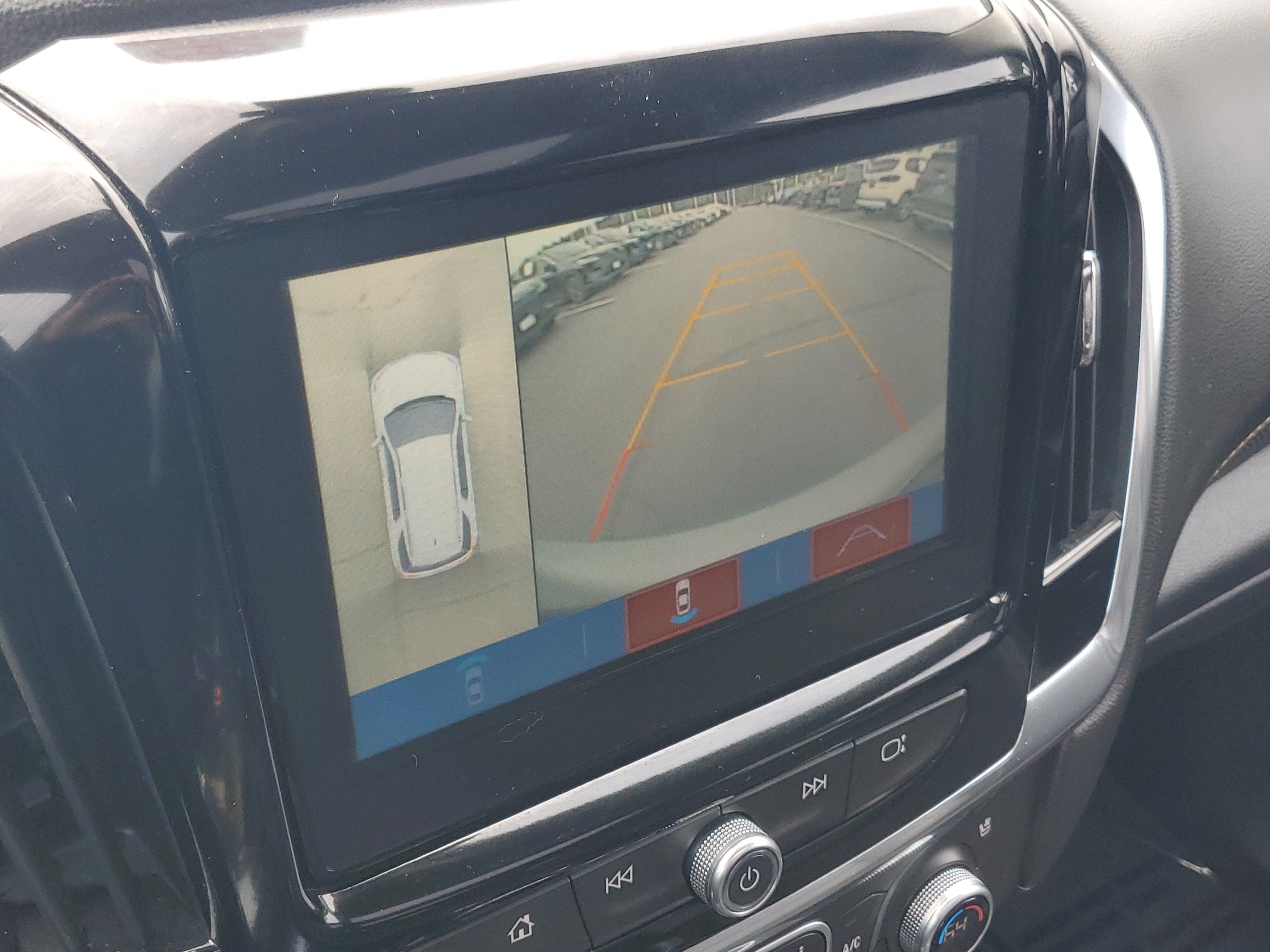 Used 2018 Chevrolet Traverse Premier w/ Driver Confidence II Package FWD image 32