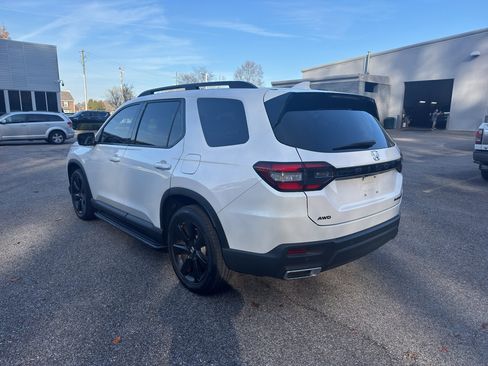 Used 2025 Honda Pilot Black Edition image 6