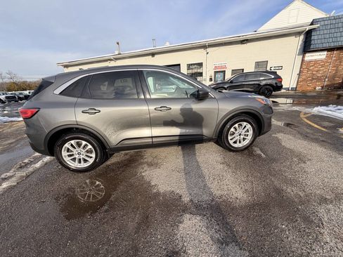 Used 2022 Ford Escape SE image 7