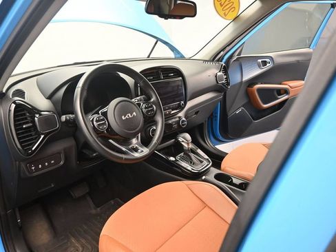 Certified 2025 Kia Soul EX FWD image 16