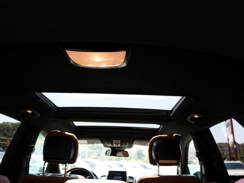 Used 2018 Mercedes-Benz GLE 43 AMG 4MATIC image 31