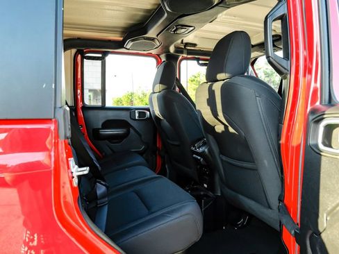 Used 2021 Jeep Gladiator Sport AWD/4WD image 37
