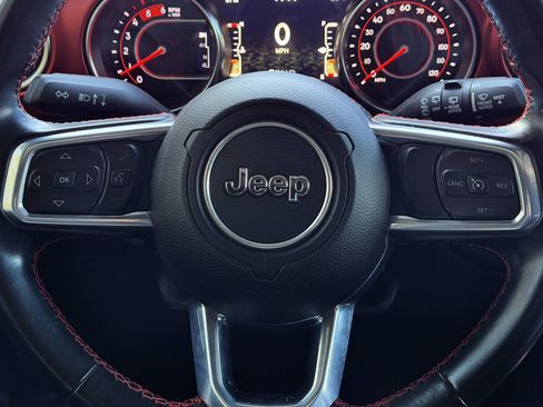 Used 2022 Jeep Wrangler Unlimited Rubicon w/ LED Lighting Group image 19