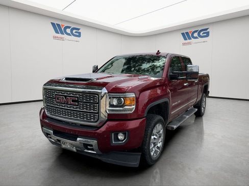 Used 2019 GMC Sierra 2500 Denali w/ Duramax Plus Package AWD/4WD image 8