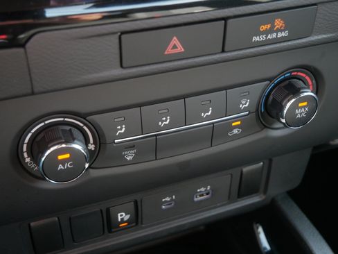 Used 2023 Nissan Frontier SV w/ Midnight Edition Package AWD/4WD image 31