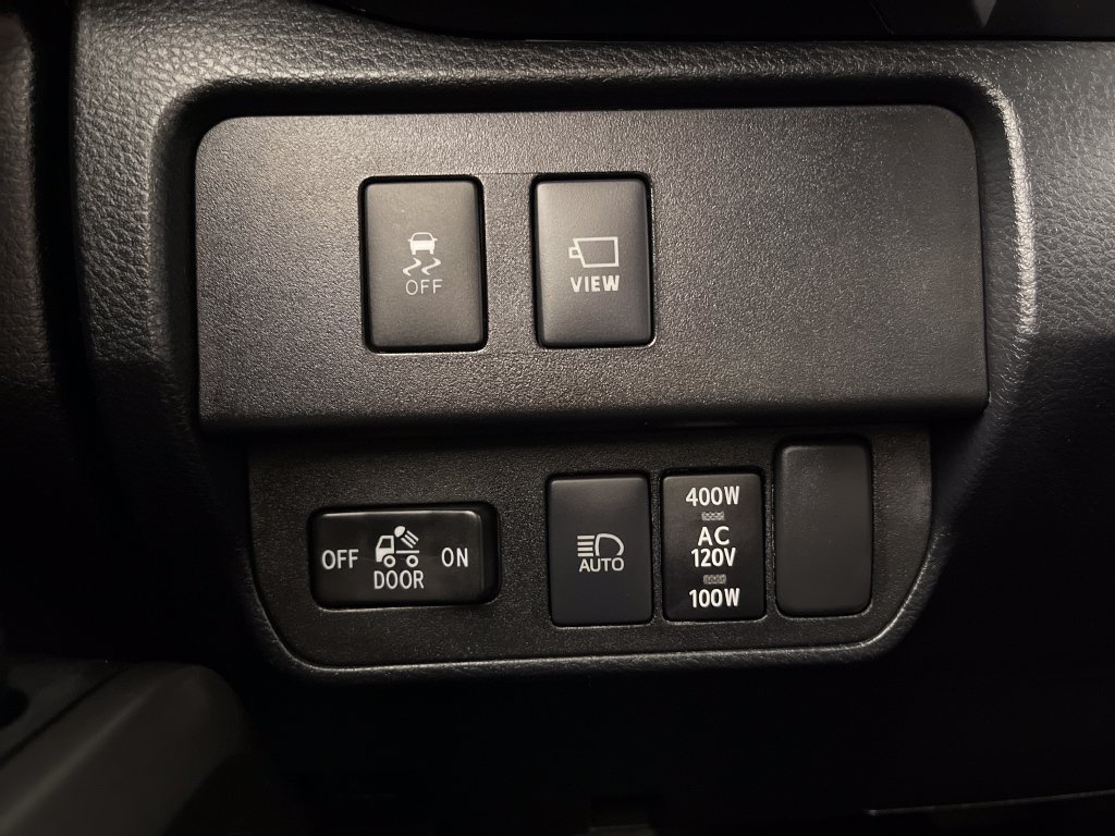 Used 2020 Toyota Tacoma TRD Sport w/ TRD Premium Sport Package AWD/4WD image 28