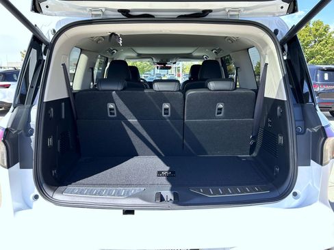 New 2026 INFINITI QX80 Pure image 9