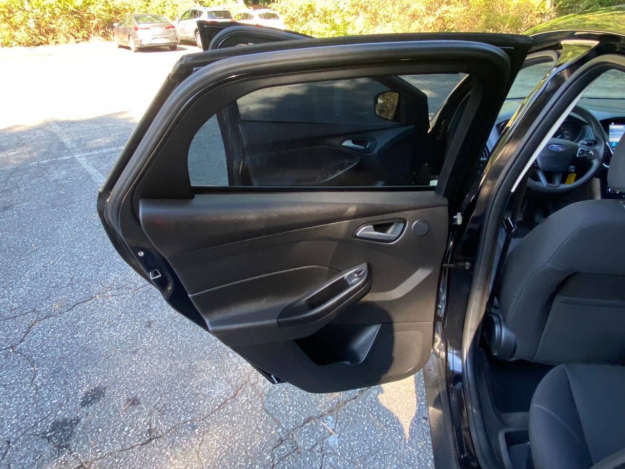 Used 2017 Ford Focus SEL FWD image 40