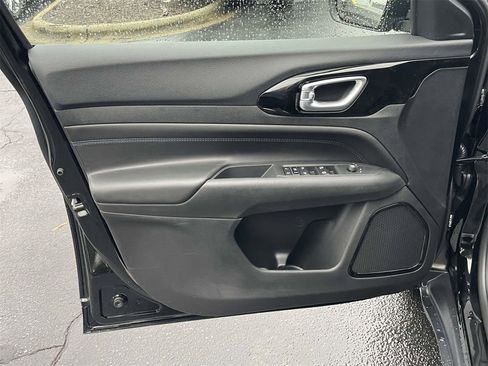 New 2026 Jeep Compass Latitude image 27