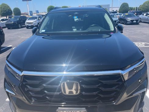Used 2023 Honda Pilot Elite image 2