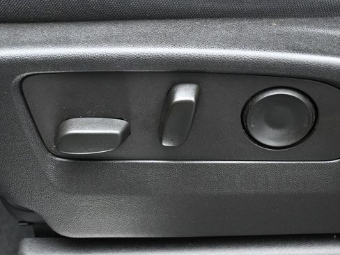 Used 2022 Chevrolet Silverado 1500 LT image 10