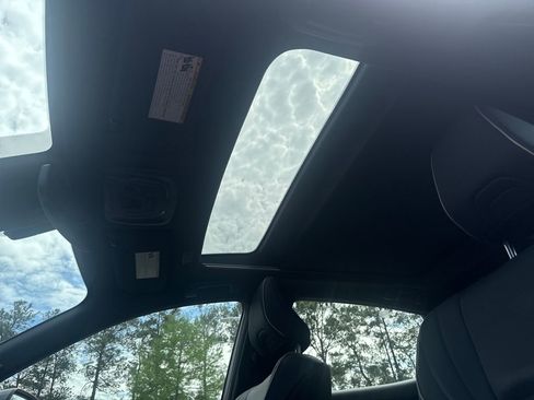 Used 2023 Toyota Crown Limited image 17