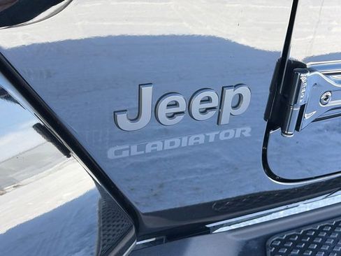 Used 2022 Jeep Gladiator Sport AWD/4WD image 21