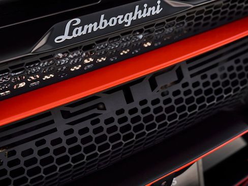 Used 2024 Lamborghini Huracan STO RWD image 19