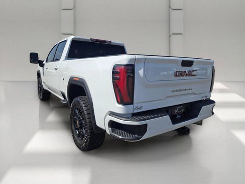 Used 2024 GMC Sierra 2500 AT4 w/ Technology Package AWD/4WD image 5