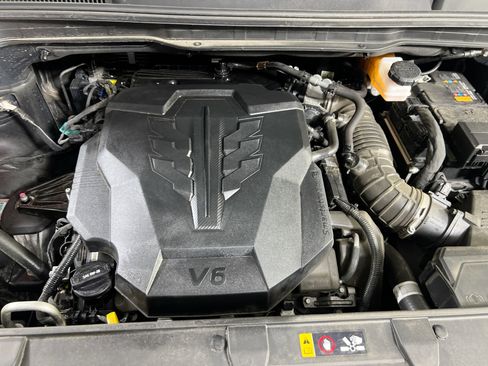 Used 2024 Kia Carnival LX image 30