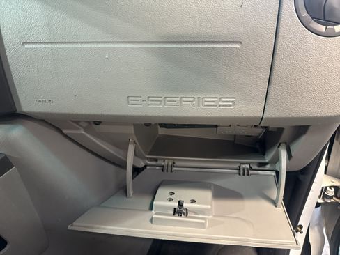 Used 2014 Ford E-150 and Econoline 150 w/ Power Group RWD image 21