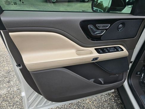 Used 2020 Lincoln Aviator Grand Touring w/ Equipment Group 301A AWD/4WD image 15