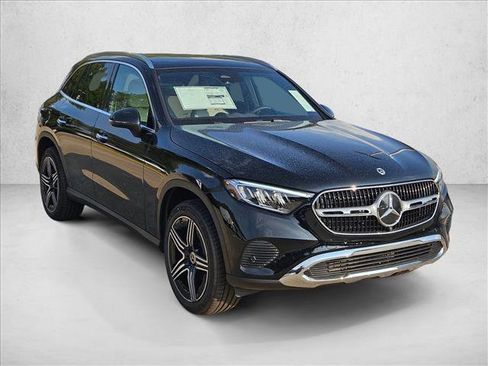 Used 2026 Mercedes-Benz GLC 300 image 3