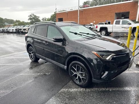 Used 2017 Toyota RAV4 SE AWD/4WD image 2