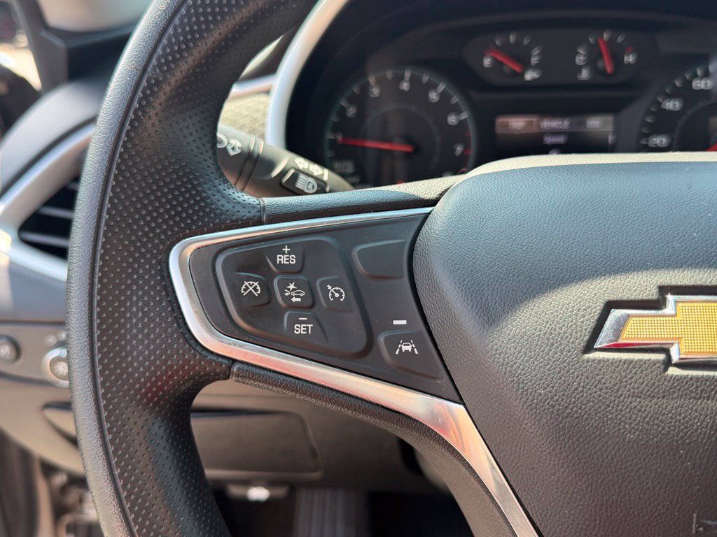 Used 2023 Chevrolet Malibu LT FWD image 18