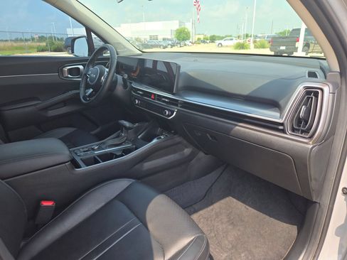 Used 2024 Kia Sorento EX w/ Panoramic Sunroof Package FWD image 27
