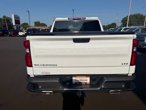 Used 2022 Chevrolet Silverado 1500 LTZ AWD/4WD image 4