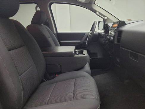 Used 2014 Nissan Titan SV image 21