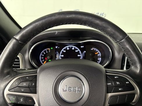 Used 2019 Jeep Grand Cherokee Altitude image 4