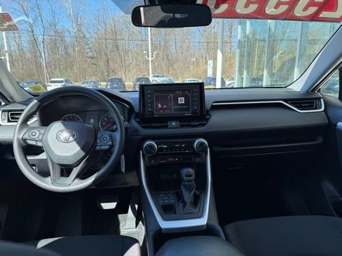 Used 2022 Toyota RAV4 LE w/ Carpet Mat Package (TMS) AWD/4WD image 7