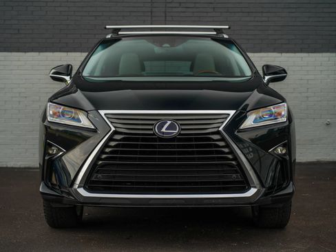 Used 2018 Lexus RX 450hL Premium w/ Premium Package AWD/4WD image 2