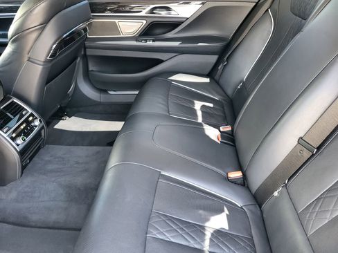 Used 2022 BMW 740i RWD image 29