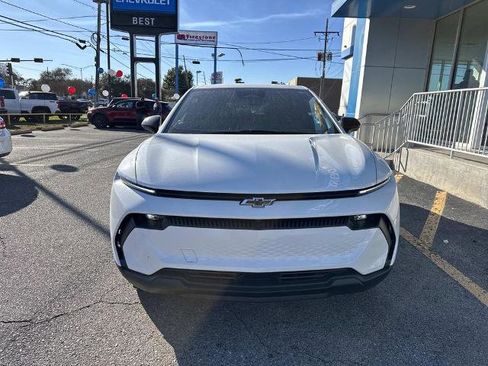 New 2026 Chevrolet Equinox EV LT image 2