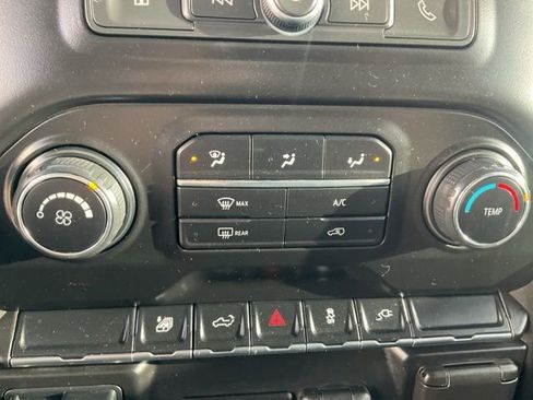 Used 2022 Chevrolet Silverado 2500 Custom w/ Custom Value Package image 17