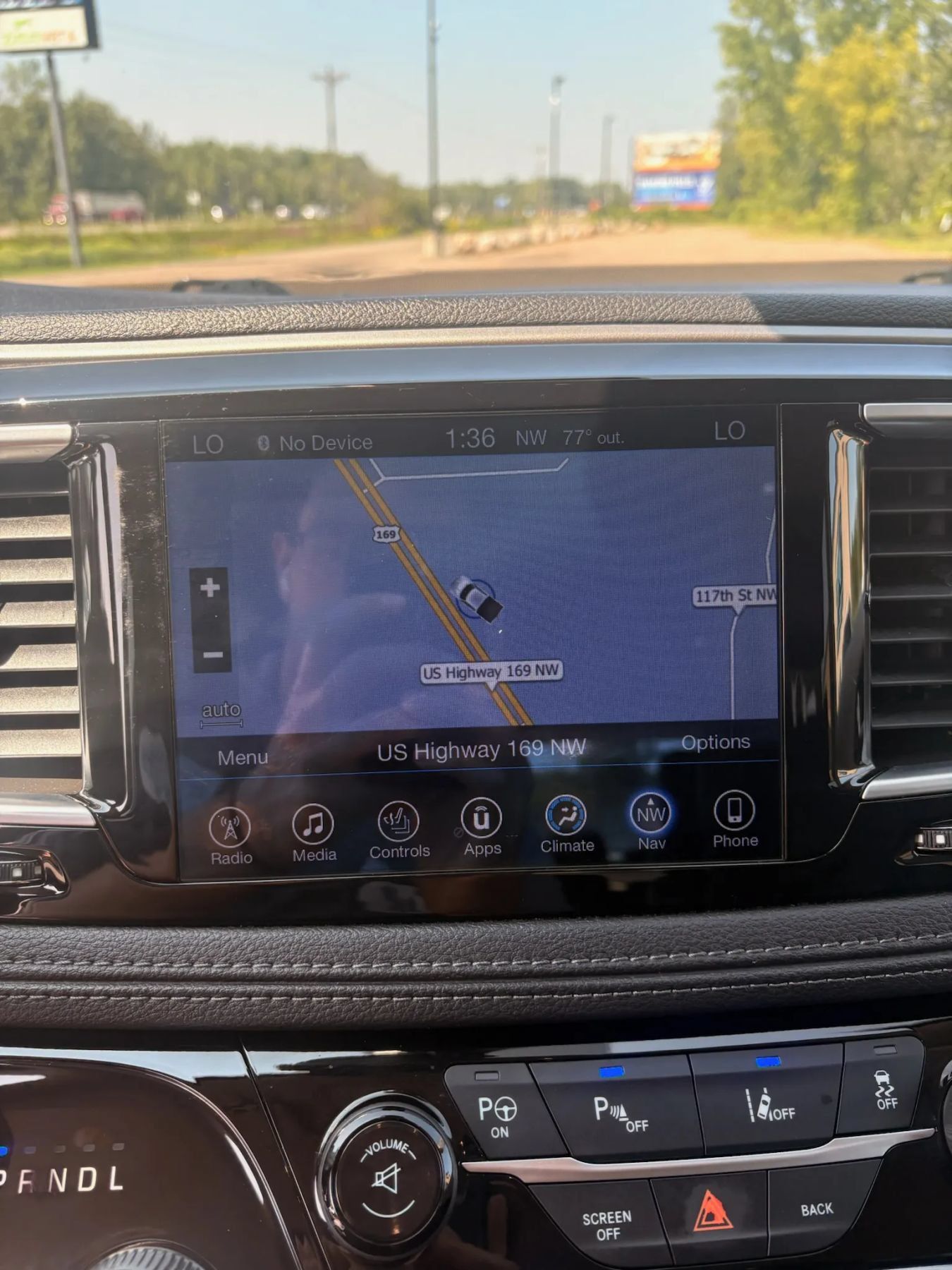 Used 2017 Chrysler Pacifica Limited w/ Advanced Safetytec Group FWD image 22