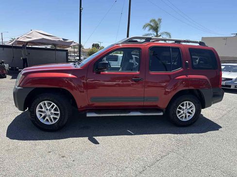 Used 2015 Nissan Xterra 2WD image 2